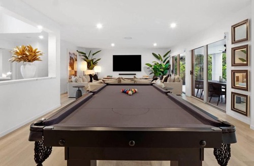 Noosaville House | Luxurious impeccably styled waterfront Noosa home