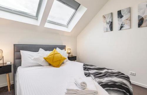 Caulfield Apartment | Luxurious Modern 2 Bedroom 2 Bathroom Apartment
