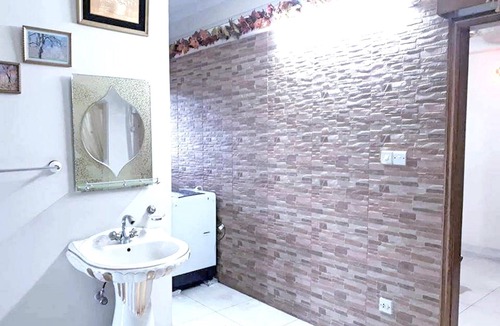 Banani Apartment | Luxurious Queen bed @Banani