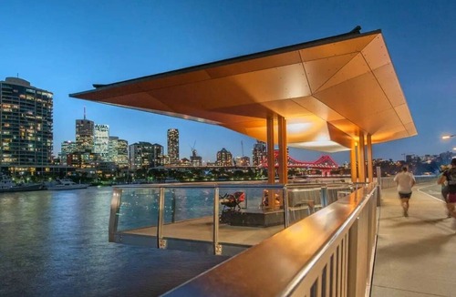 Teneriffe Apartment | Luxurious Woolstore Living! ~Teneriffe