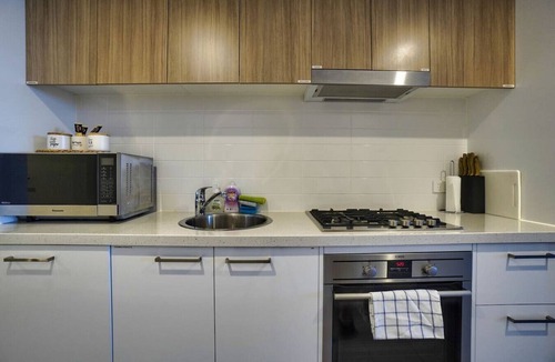 Adelaide Central Business District Apartment | Luxury 1BR CBD Apt with Stunning Views, Pool & Gym
