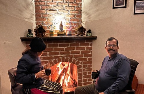 Mukteshwar Villa | Luxury 1BR Villa with Kitchen & Living Room - Himalayan Views, Pet Friendly