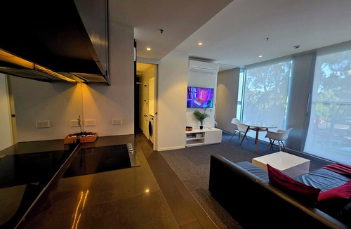 Adelaide Apartment | Luxury 2 Bedroom Suite near Adelaide