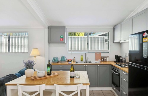 City Centre House | Luxury 2BR Beachside Stay | 2 Parking