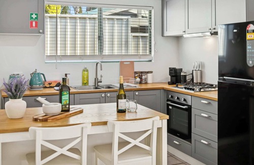 City Centre House | Luxury 2BR Beachside Stay | 2 Parking