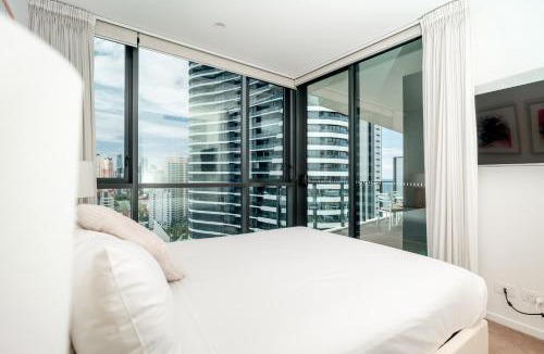Broadbeach Apartment | Luxury 2BR Broadbeach Stay - Pet Friendly