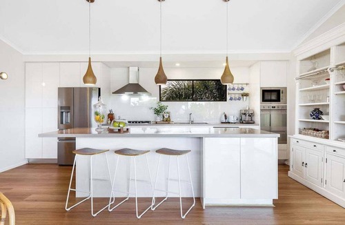 Mooloolaba House | Luxury 5BR Canal Front Retreat Mooloolaba