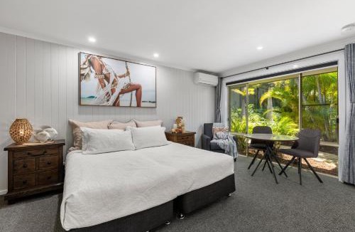 Coffs Harbour Apartment | Luxury Beach Studio - Aanuka Beach Resort