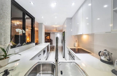 Cairns North Apartment | Luxury Beachfront Apartment with Direct Pool Access