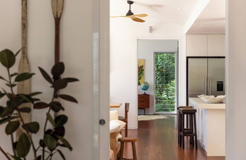 Killcare House | 🌿 Luxury Bush + Beach Retreat | Pool, Cedar Hot Tub & Private Nature Trails