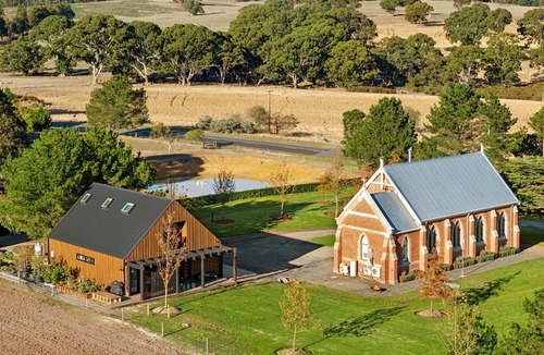 Springdallah Villa | Luxury Escape at Dallah Chapel & Loft