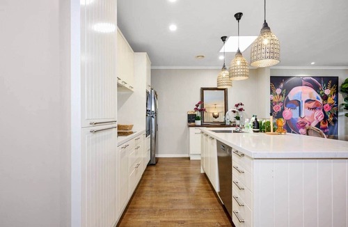 Sanctuary Lakes House | Luxury Golf Course Retreat with Scenic Views