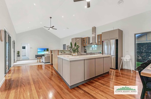 Moama House | Luxury Home with Pool | Murray River | 4BR