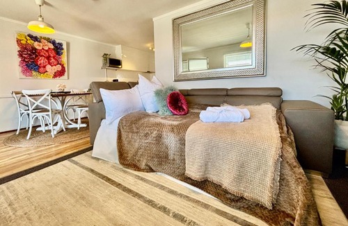 Scarborough Apartment | Luxury Lagoon Ocean Escape - 2BR Sofabed Sleep 6!