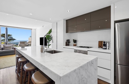 Torquay Apartment | Luxury Meets Oceanfront Bliss on The Esplanade