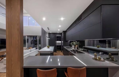 Denman Prospect House | Luxury modern house , Free parking , Pet alow