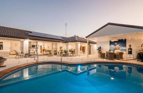 Mooloolaba House | Luxury Mooloolaba Retreat with Spa & Pool