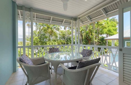 Port Douglas Apartment | Luxury Murphy Street Villa – Walk to Beach & Town