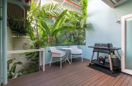 Port Douglas Apartment | Luxury Murphy Street Villa – Walk to Beach & Town
