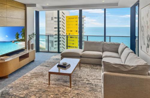 Broadbeach Apartment | Luxury Oracle Skyhome 39th floor with Stunning Ocean Views