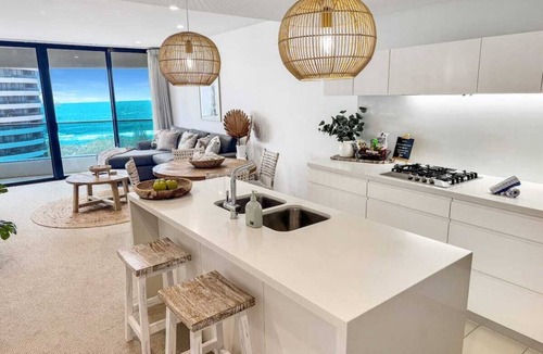 Broadbeach Apartment | Luxury Oracle Tower 2 Ocean Views 2BR Lvl 15