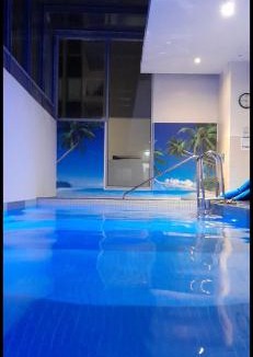 Port Melbourne Apartment | luxury & perfect beach location!