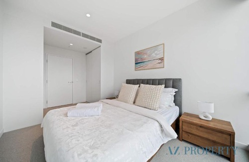 Perth Central Business District Apartment | Luxury Perth CBD Apartment with Pool & Gym - Sleeps 3