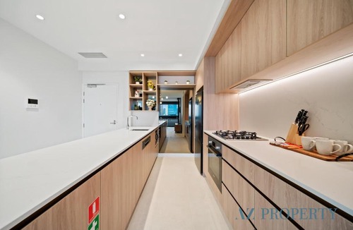 Perth Central Business District Apartment | Luxury Perth CBD Apartment with Pool & Gym - Sleeps 3