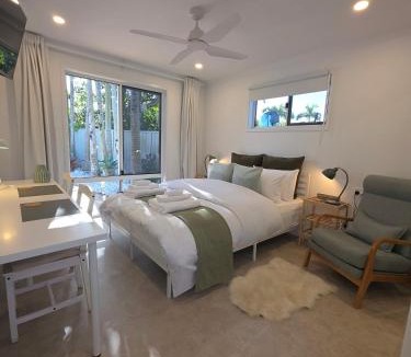 Mountain Creek House | Luxury Private Pool House Near Mooloolaba