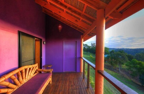 Balmoral Ridge House | Luxury self-contained villa with double bed, double spa, fireplace, and kitchen.