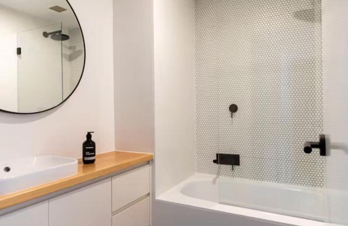 Fitzroy Apartment | Luxury spacious 2 Bedroom Fitzroy Apartment