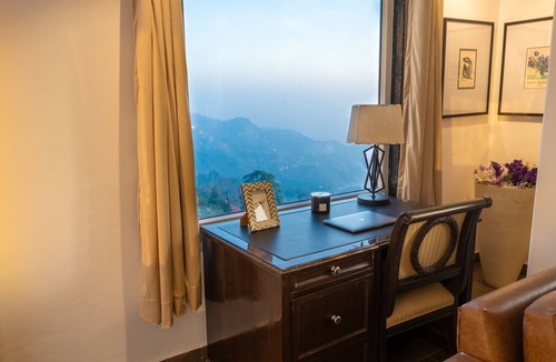 The Mall Road Villa | Luxury Villa 1km from Mall Road (Hampton Villa)
