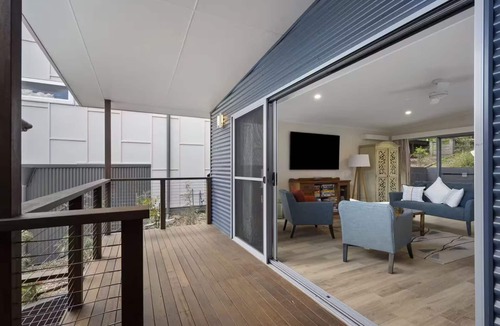 Pretty Beach Central Coast House | Luxury Villas Araluen Waterfront Getaway (Walk to the beach)