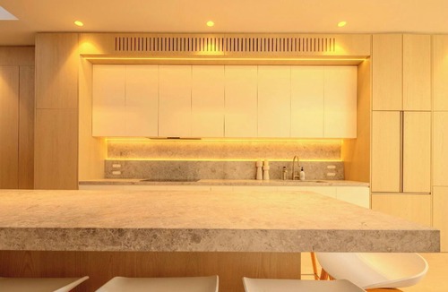 Albert Park House | Luxury Villas Sun Kiss (With Car Parking)
