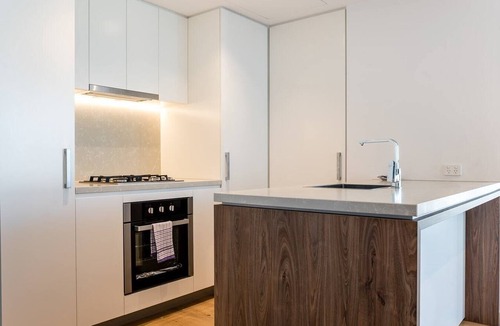 Fortitude Valley Apartment | Lvl23 Spacious 2BR Apartment with Rooftop Pool
