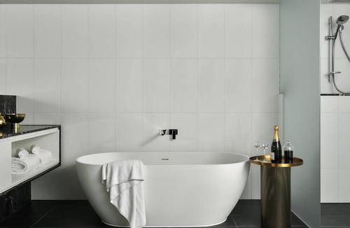 Melbourne Central Business District Hotel | Mövenpick Hotel Melbourne On Spencer