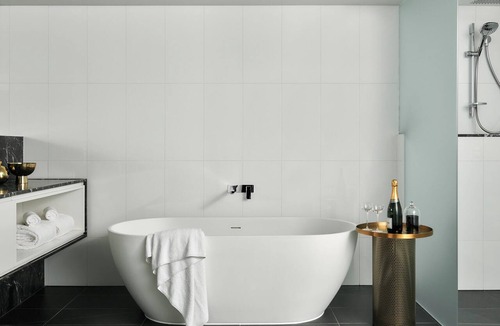Melbourne Central Business District Hotel | Mövenpick Hotel Melbourne On Spencer