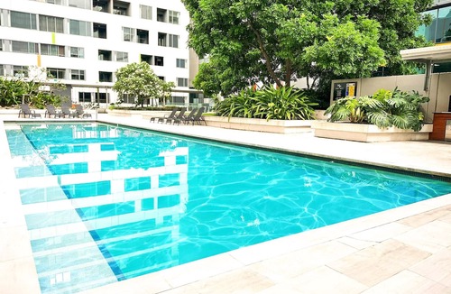 Fortitude Valley Apartment | MAango 1BR Apt James St Free Parking Balcony