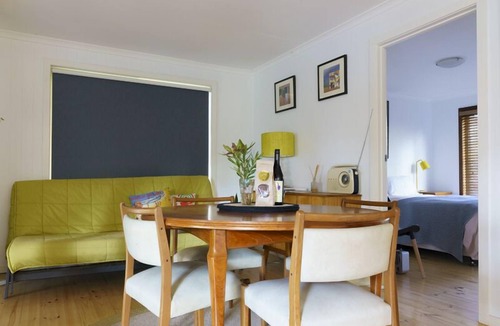 Ventnor House | Mac's Beach House, on Phillip Island Beautiful bay beach plus penguin parade
