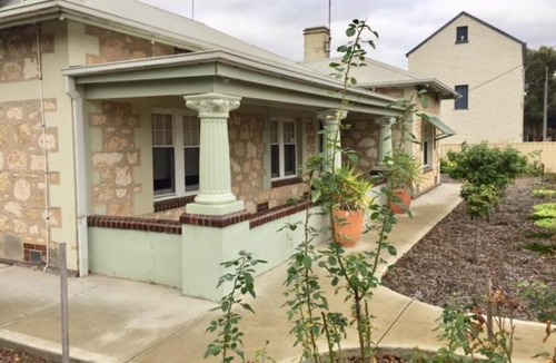 Naracoorte Bed & Breakfast | MacDonnell House Naracoorte