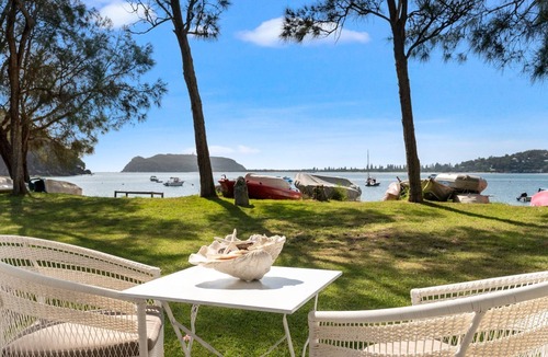 Great Mackerel Beach Cottage | Mackeral Beach Cottage + Cabin by TCC