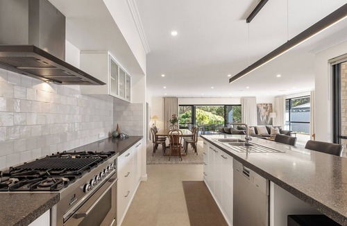 Dunsborough House | MacLeods Fairway Your Golfside Family Getaway
