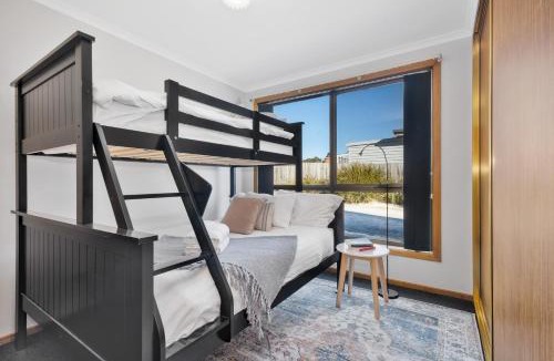 Penguin House | Madsen Retreat