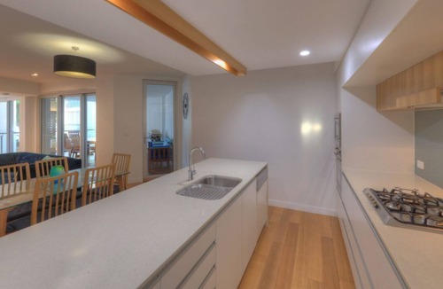 Horseshoe Bay Apartment | Maggies Beachfront Apt. 4