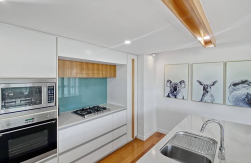 Horseshoe Bay Apartment | Maggies Beachfront Apt. 12