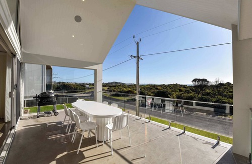 Waterhouse House | Magic Beach - Wifi, Beach Views