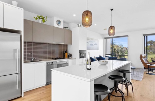 Torquay House | Magic Driftwood - A relaxing coastal getaway