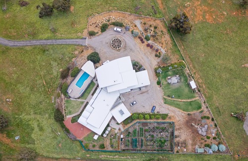 Baskerville House | Magnificient Four Bedroom Home, Amazing Views