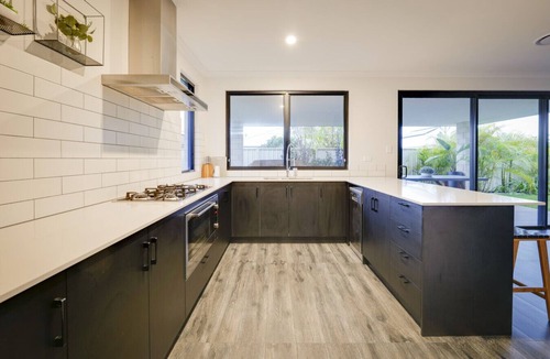 Dunsborough House | Mainbreak Dunsborough – Stylish Coastal Retreat