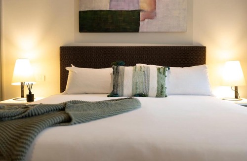 Hawthorn Hotel | MainStay Suites Hawthorn